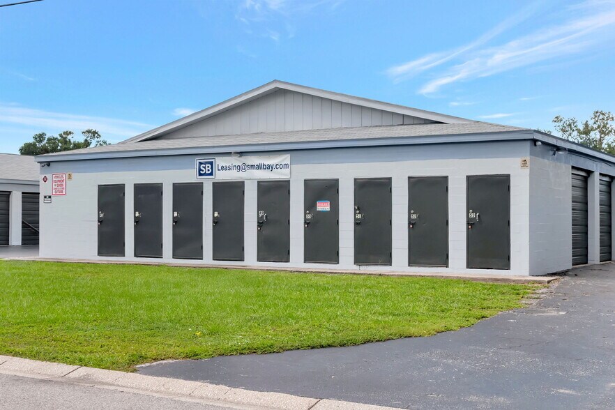 More Photos Of 3500 Morris St N, Saint Petersburg Self Storage For Lease