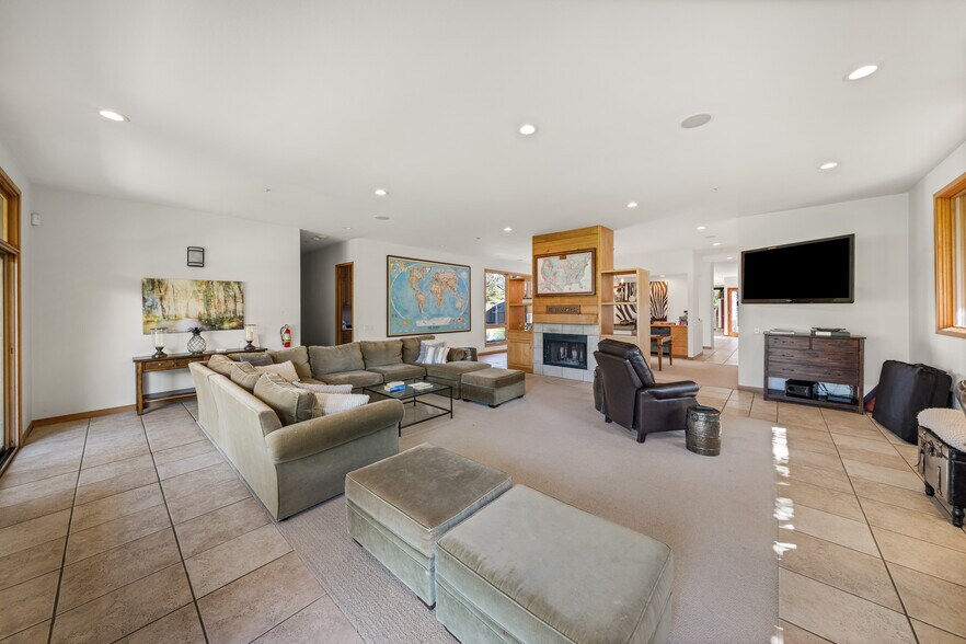 More Photos Of 8 Circle Rd, San Rafael Specialty For Sale