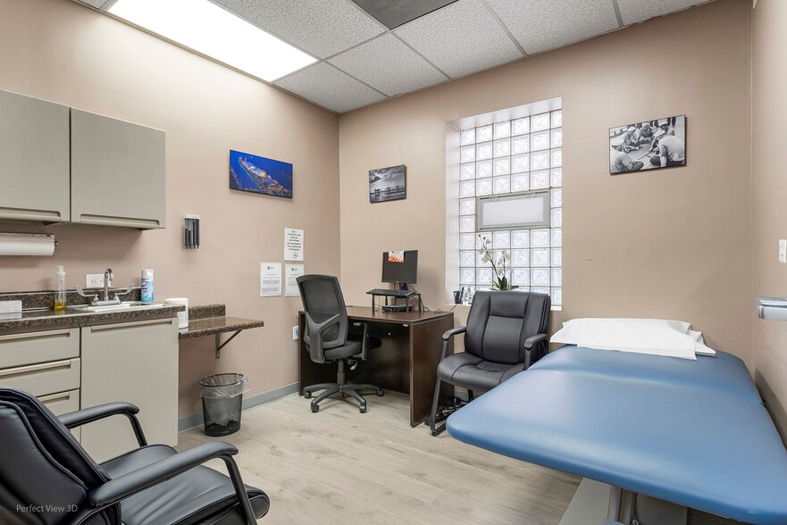 More Photos Of 720 Lake St, Oak Park Medical For Sale