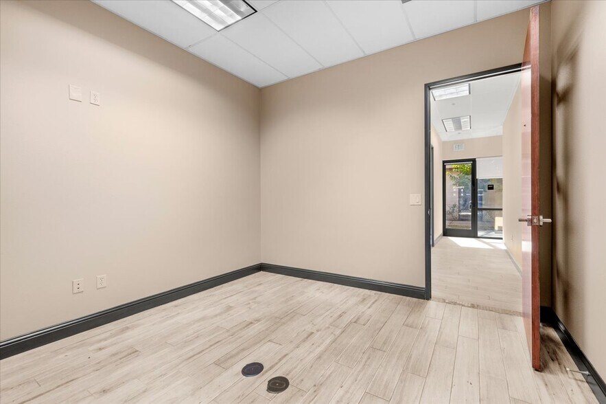 More Photos Of 7206 N Milburn Ave, Fresno Medical For Lease