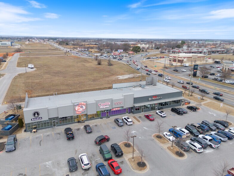 More Photos Of 3600 SE Guess Who Dr, Bentonville Storefront For Lease