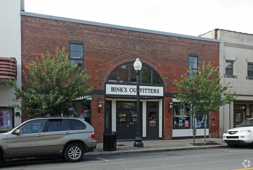 More Photos Of 421 Main St, Franklin Storefront Retail Office For Lease