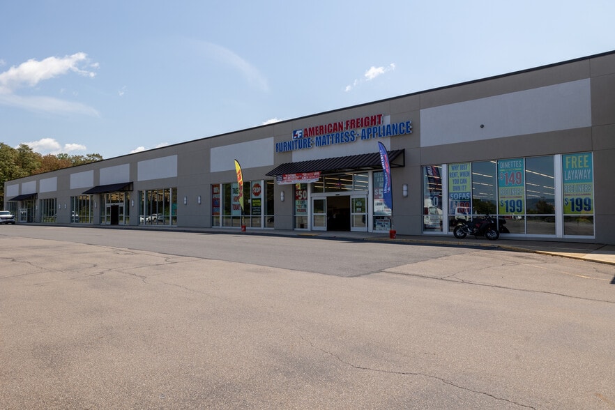 More Photos Of 1-400 E End Ctr, Wilkes Barre Unknown For Lease