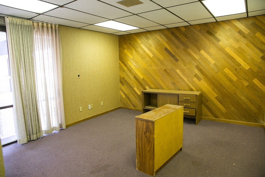 More Photos Of 165 E Southern Ave, Mesa Loft Creative Space For Lease