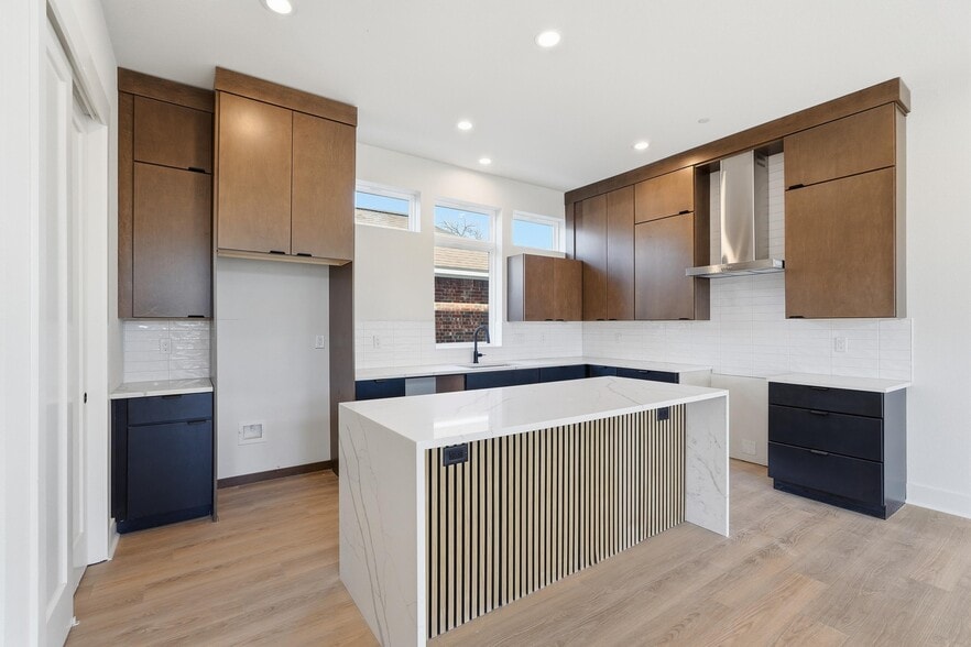 More Photos Of 2202 N Carroll Ave, Dallas Apartments For Sale