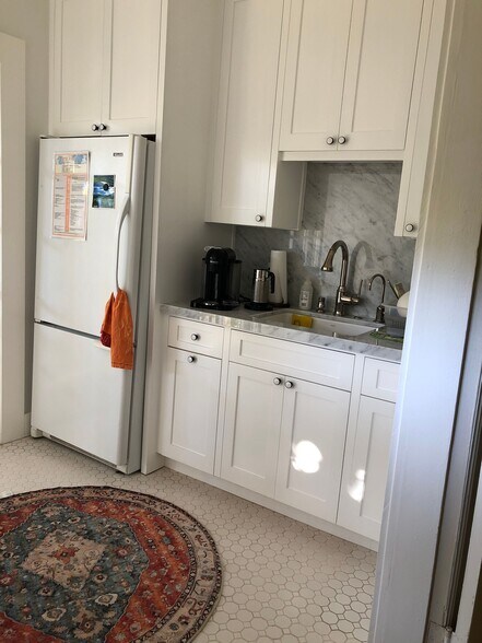 More Photos Of 200 W Victoria St, Santa Barbara Office For Lease