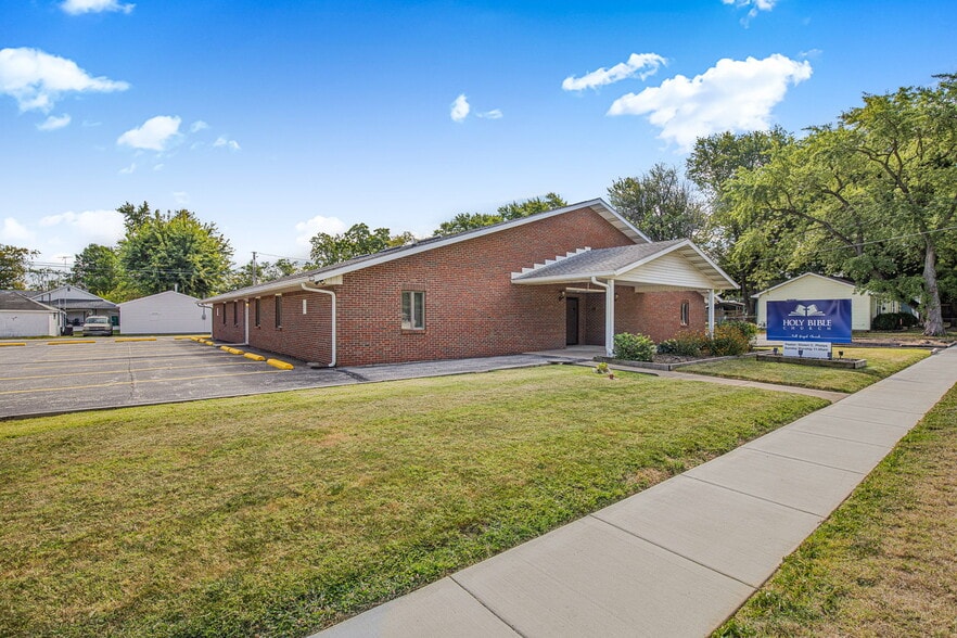 More Photos Of 1301 S Meridian St, Lebanon Religious Facility For Sale