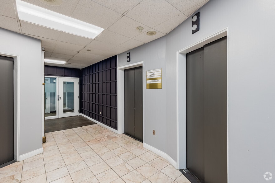 More Photos Of 351-355 5th Ave, Pittsburgh Office For Lease