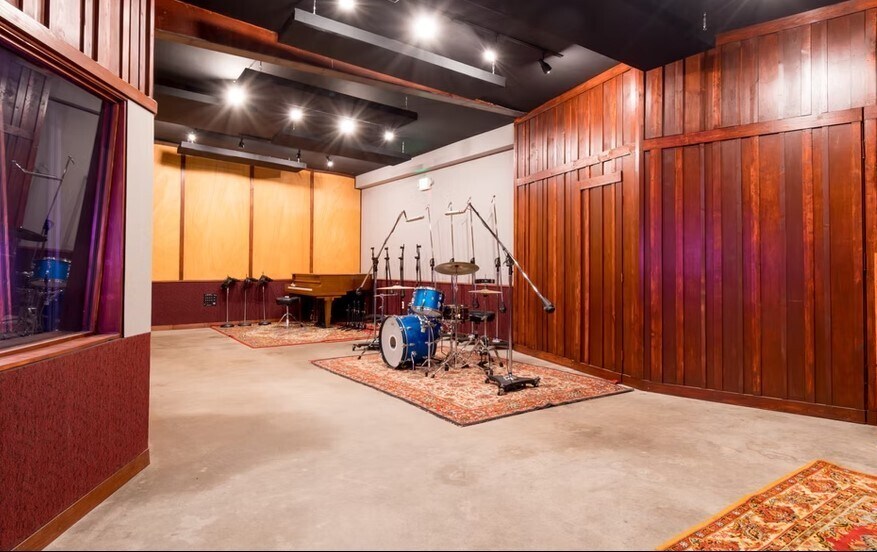 More Photos Of 211 W Avenue 33, Los Angeles Warehouse For Sale