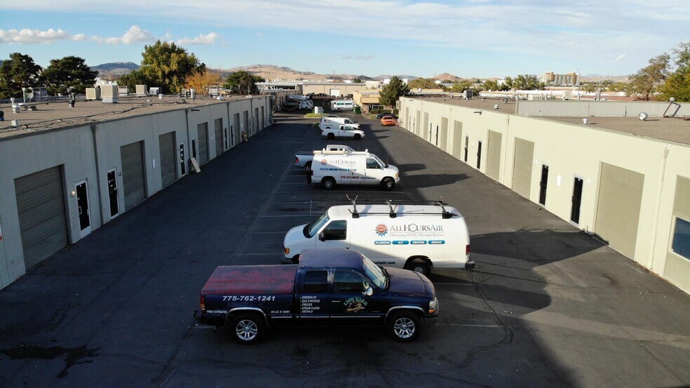 More Photos Of 395 Freeport Blvd, Sparks Showroom For Lease