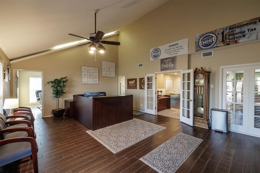 More Photos Of 8866 Highway 34 S, Quinlan Office For Sale