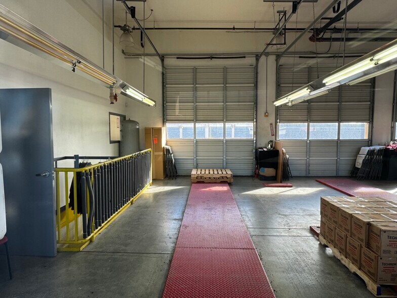 More Photos Of 5215 Redwood Dr, Rohnert Park Auto Repair For Lease