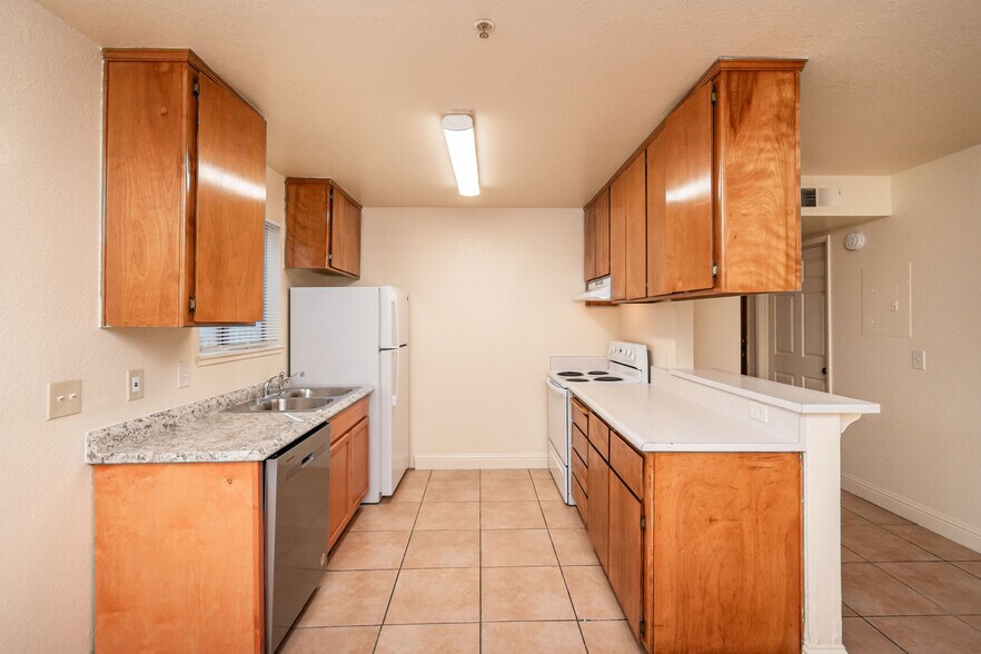 More Photos Of 1230 Melton Dr, Yuba City Apartments For Sale