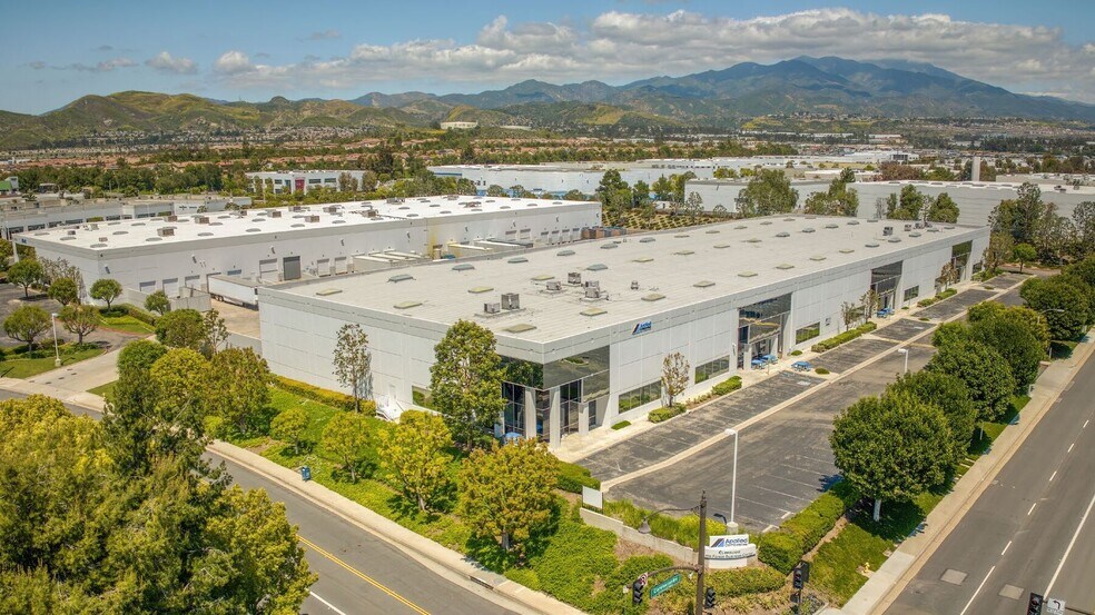 Primary Photo Of 25671-25731 Commercentre Dr, Lake Forest Unknown For Lease