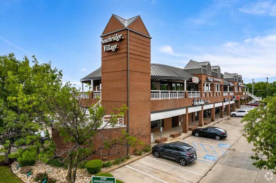 More Photos Of 2430 E Interstate 35 S, Denton General Retail For Lease