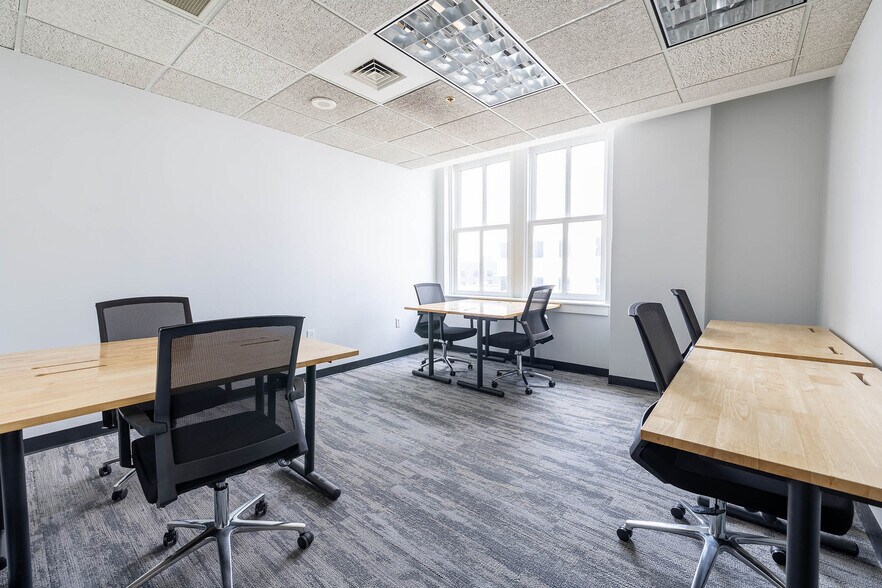 More Photos Of 37 N Orange Ave, Orlando Coworking Space
