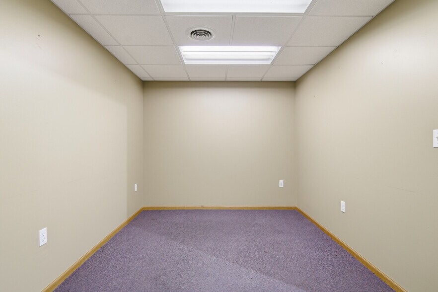 More Photos Of 1813 Wilson St, Menomonie Medical For Sale