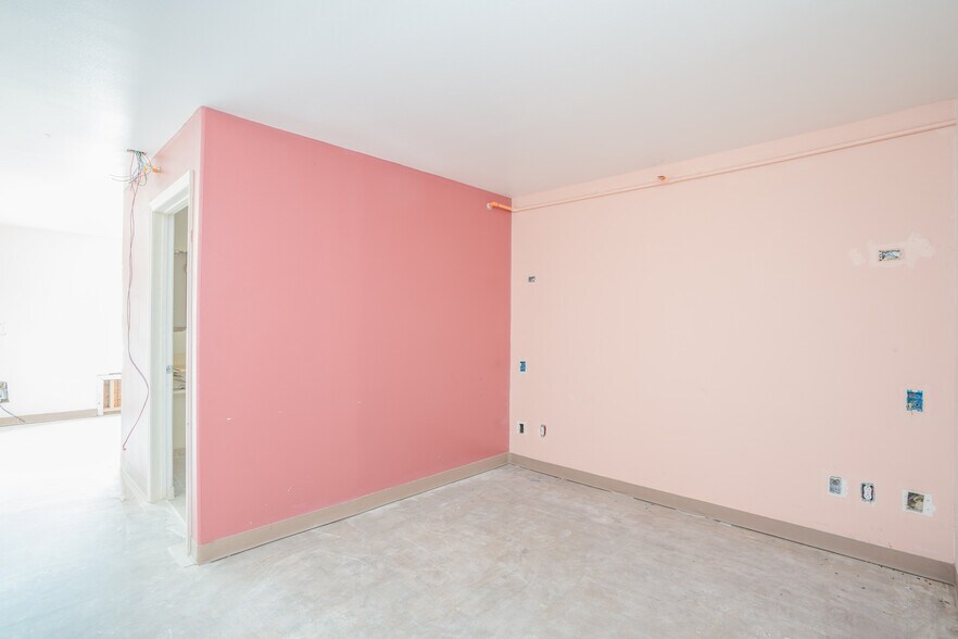 More Photos Of 2301 E Expressway 83, Donna Hotel For Sale