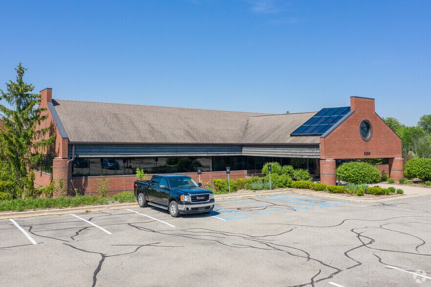 More Photos Of 3205 Eagle Crest Dr Ne, Grand Rapids Office For Sale