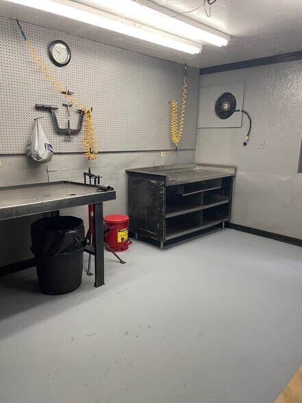 More Photos Of 1200 Highland Ave, Shreveport Service Station For Lease