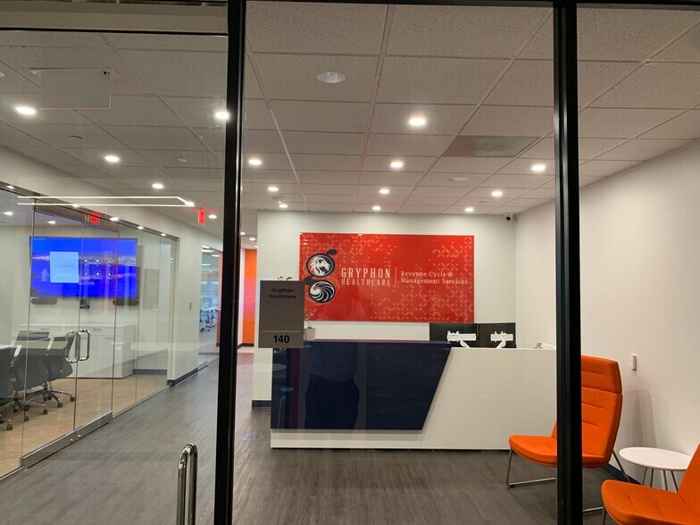 More Photos Of 4700 W Sam Houston Pky N, Houston Office For Lease