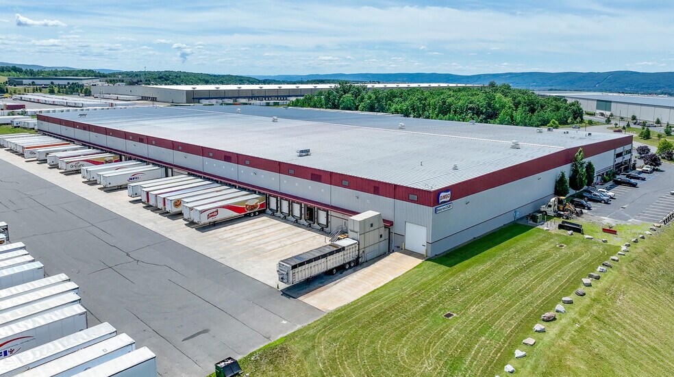 More Photos Of 175 Patriot Dr, Pittston Distribution For Lease