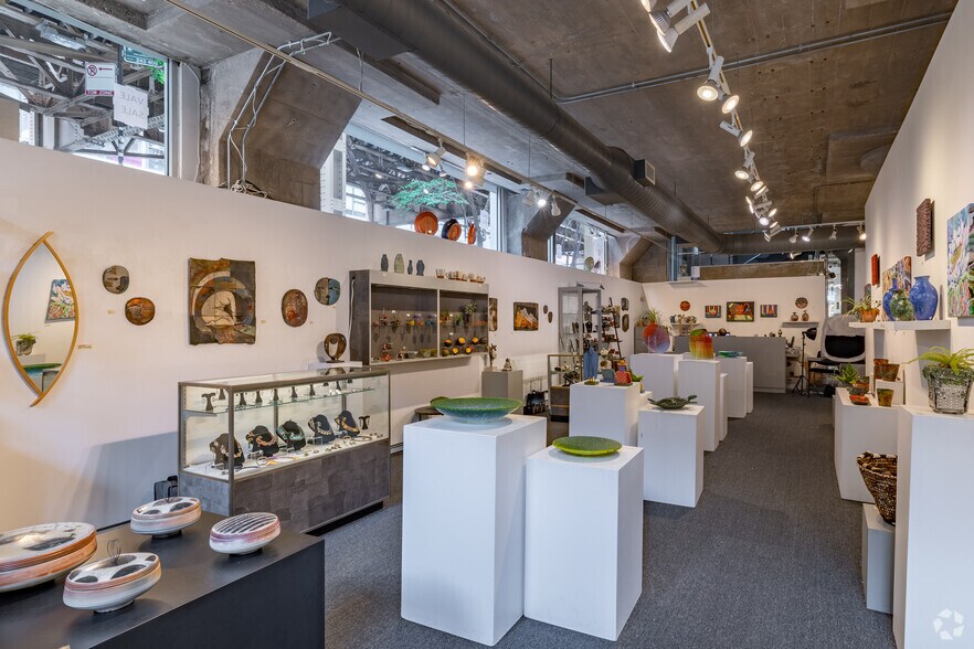 More Photos Of 230 W Superior St, Chicago Office For Lease