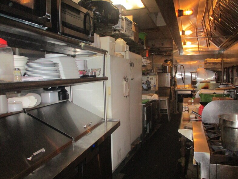 More Photos Of 67 S 6th St, Brooklyn General Retail For Sale