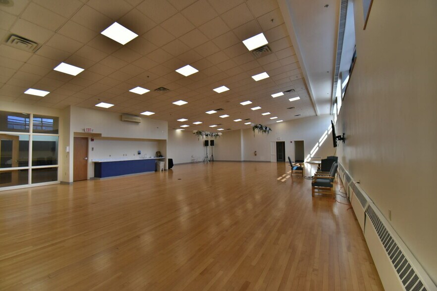 More Photos Of Mediplex Of Concord, Concord Rehabilitation Center For Lease