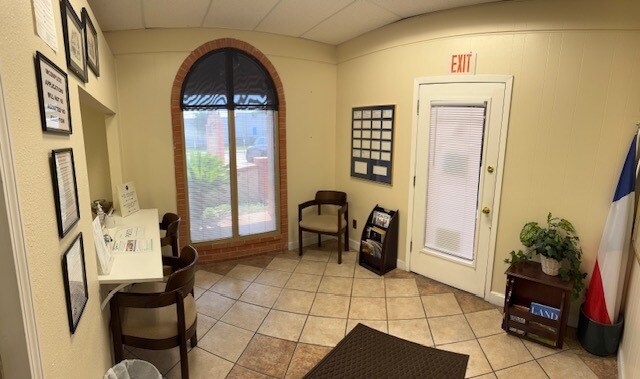 More Photos Of 1747 Citadel Plz, San Antonio Office For Sale