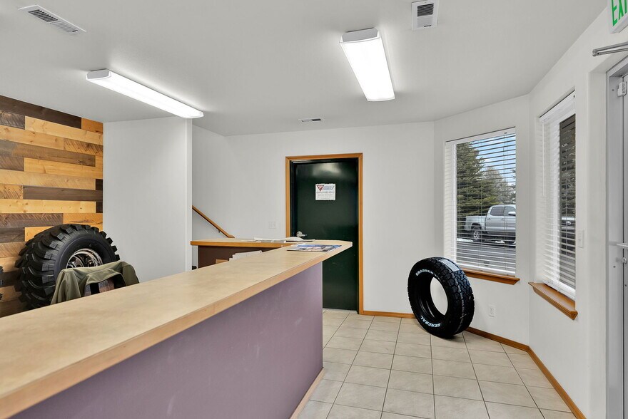 More Photos Of 11445 N Reed Rd, Hayden Warehouse For Lease
