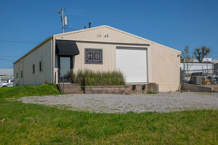 Primary Photo Of 2300 Winford Ave, Nashville Warehouse For Sale