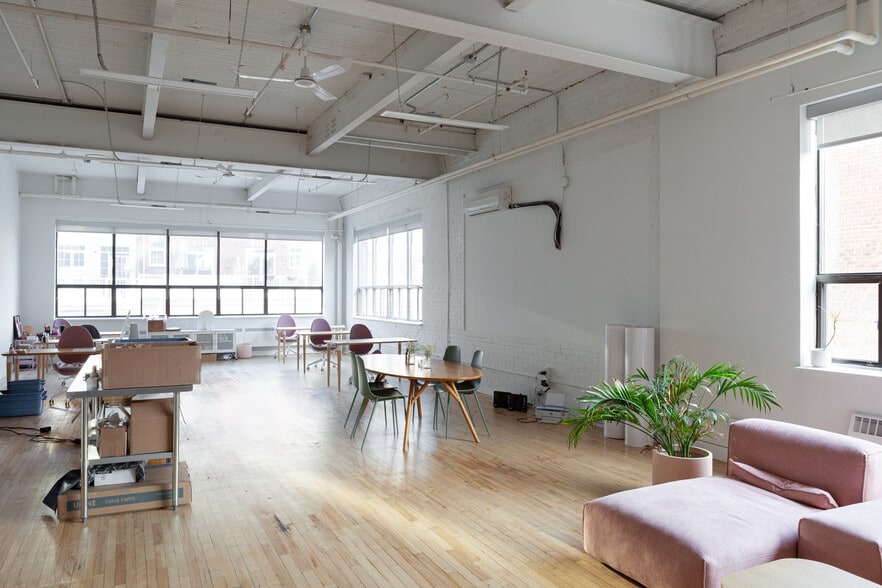 More Photos Of 276 Carlaw Av, Toronto Showroom For Lease