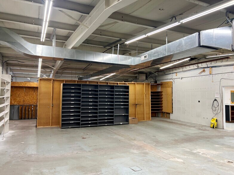 More Photos Of 8194 Fairview, Baxter Light Manufacturing For Sale