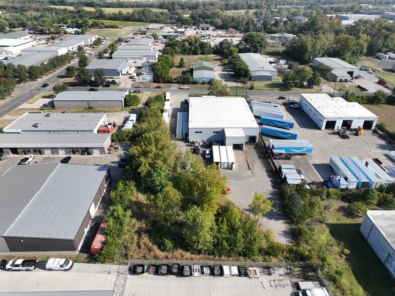 More Photos Of 4981 Factory Dr, Fairfield Warehouse For Lease