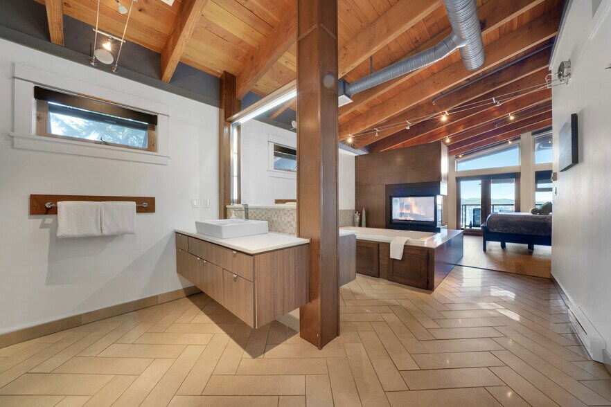 More Photos Of 118 Rainbow Rd, Salt Spring Island Land For Sale