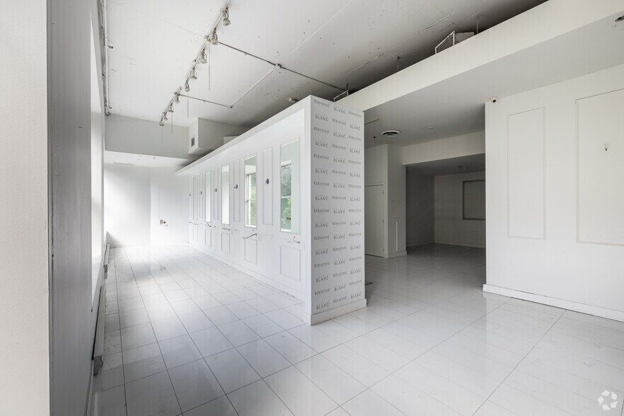 More Photos Of 3000 Boul René-Lévesque, Verdun Office For Lease