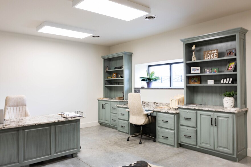 More Photos Of 5830 Highway 231 S, Castalian Springs Showroom For Sale