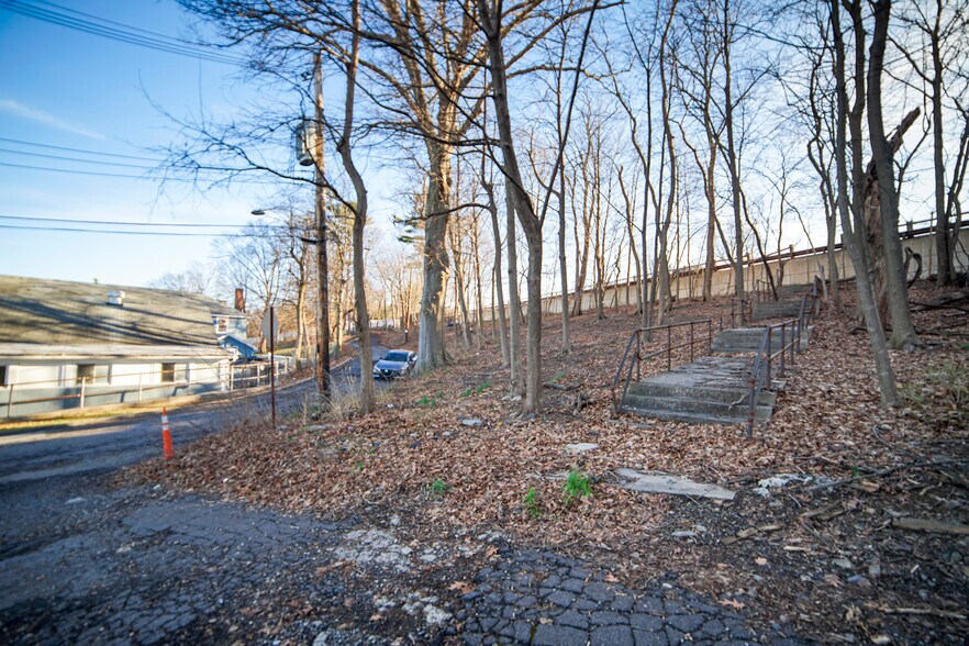 More Photos Of 1154 Saw Mill River Rd, Yonkers Land For Sale