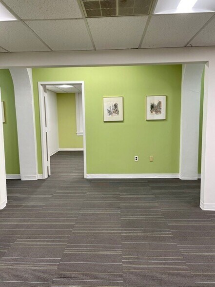 More Photos Of 225-231 E Redwood St, Baltimore Office For Lease