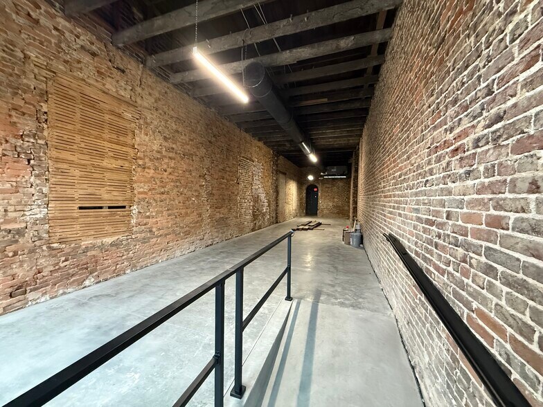 More Photos Of 126 N Church, Murfreesboro Storefront Retail Office For Lease