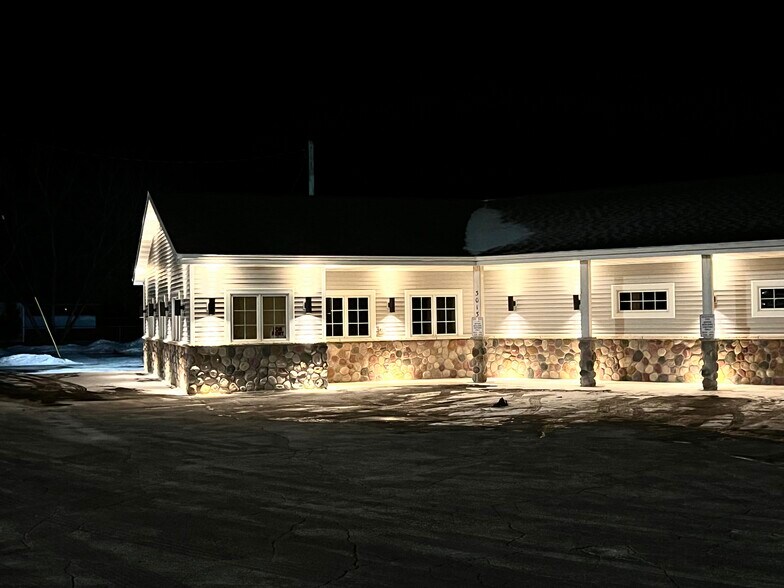 More Photos Of 3009 Forest Ave, Two Rivers Specialty For Lease