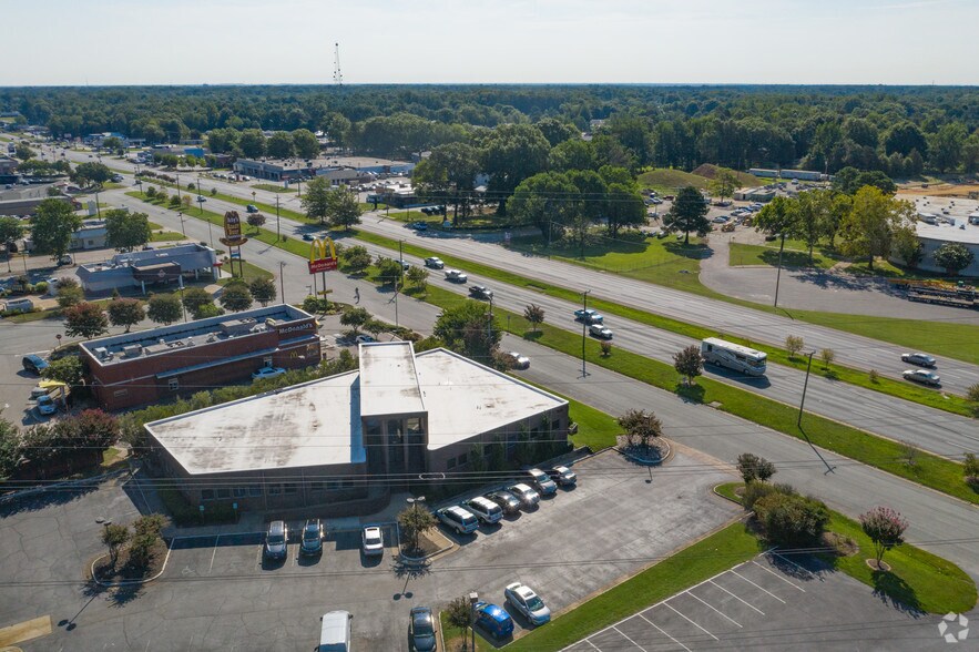 More Photos Of 7410 Hull Street Rd, Richmond Medical For Lease