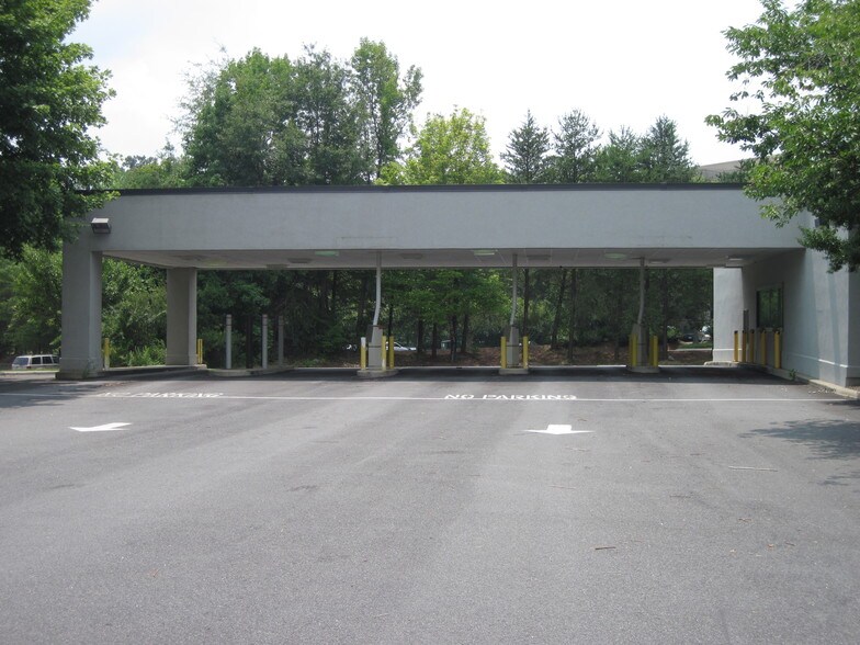 More Photos Of 4121 South Stream Blvd, Charlotte Freestanding For Lease