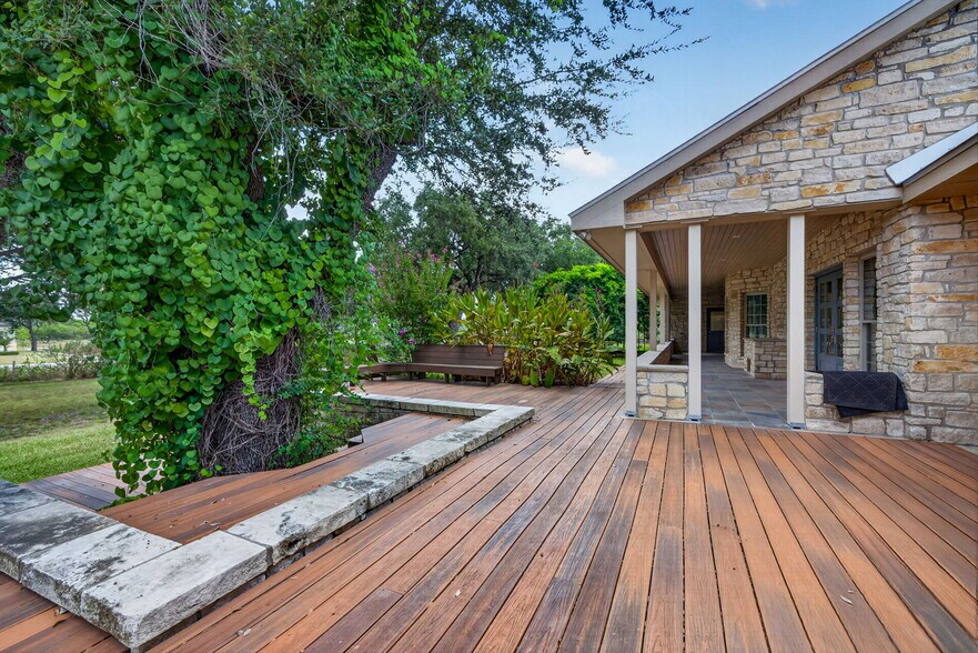 More Photos Of 2234 Highway 90 w, Castroville Flex For Sale