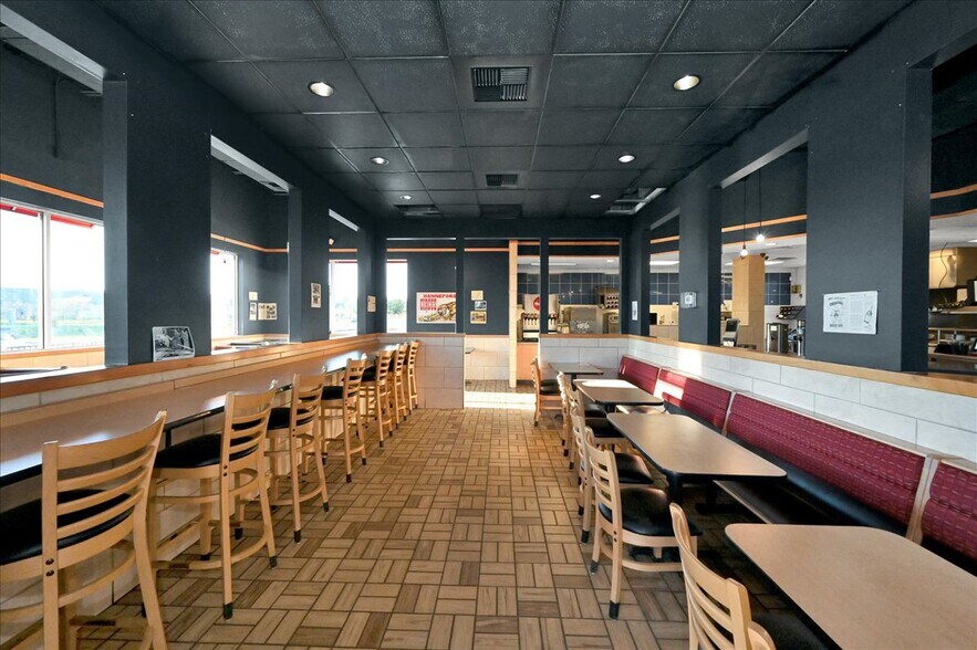 More Photos Of 812 Main St NE, Hanceville Fast Food For Sale