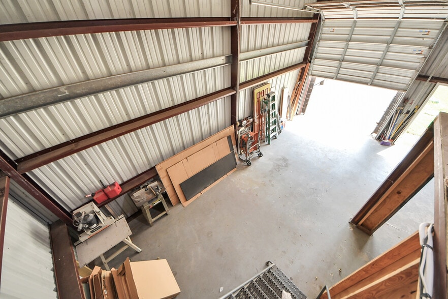 More Photos Of 1027 Aldine Bender Rd, Houston Warehouse For Lease