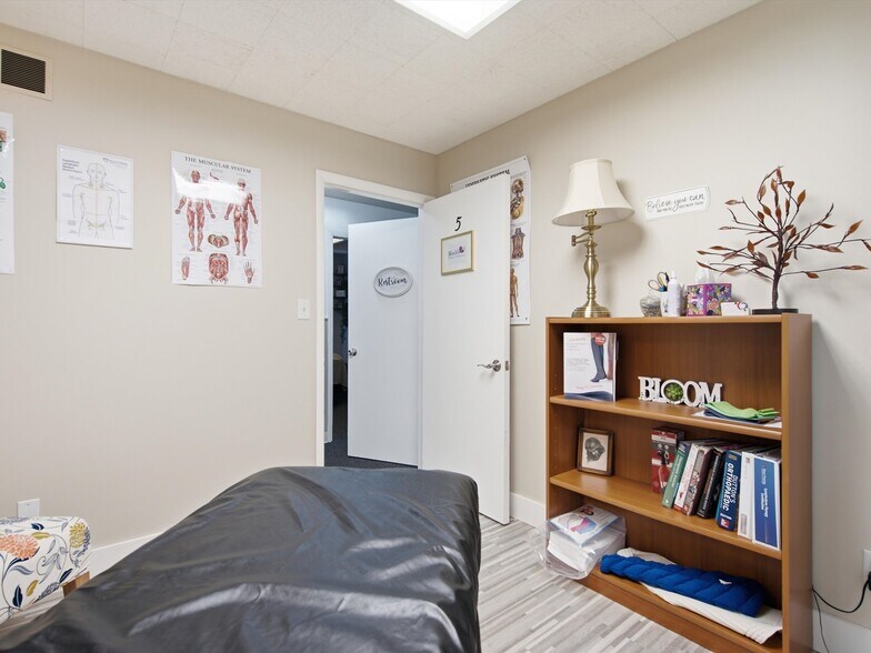 More Photos Of 35000-35008 Division Rd, Richmond Medical For Sale