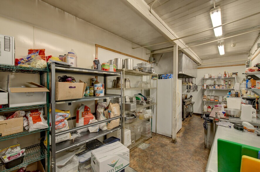 More Photos Of 780-782 US 101, Chinook Restaurant For Sale