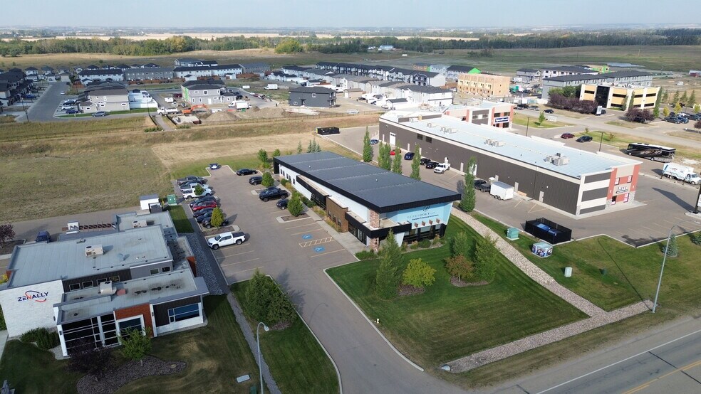 More Photos Of 518 Laura Av, Red Deer County Office For Sale